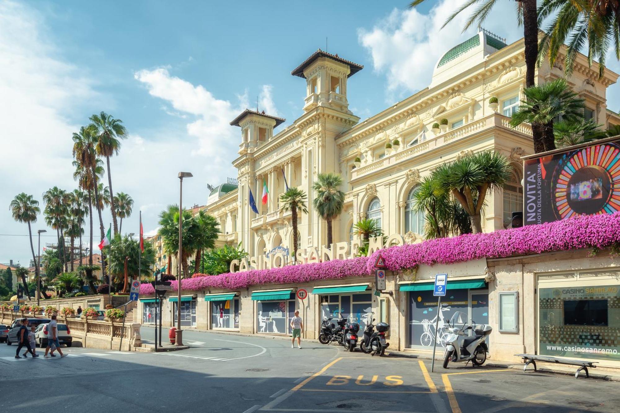 Heroes Apartment Sanremo Centro - Happy Rentals Luaran gambar